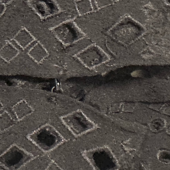 Theory Antazie E2 Ghost Crepe Eyelet Top, Black dise small - Picture 12 of 12